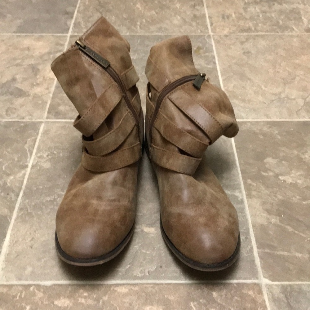Vegan Breckelle’s Clayton Ankle High Boot 10